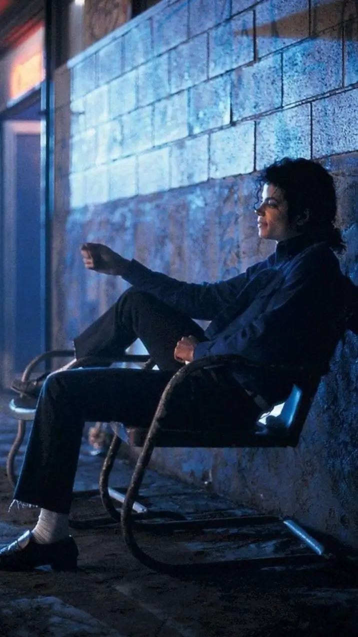 ai character: Michael Jackson background