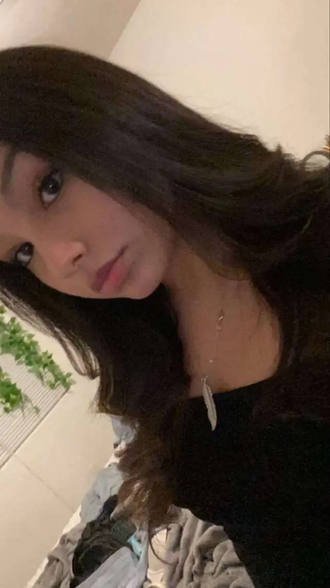 ai character: Stella😼 background