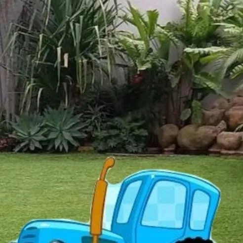 chat with ai character: Le Tracteur Bleu