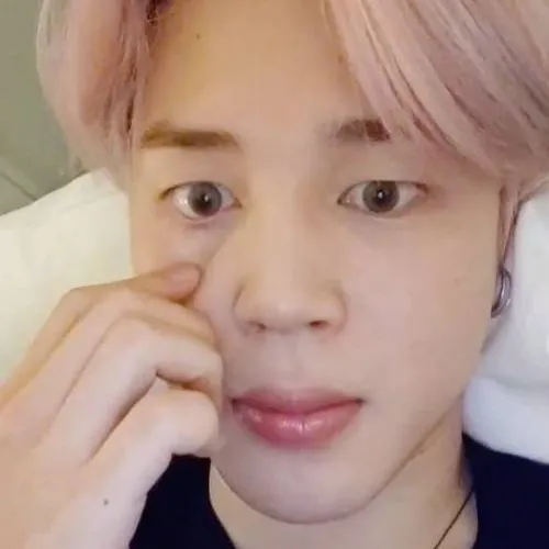 chat with ai character: émilie