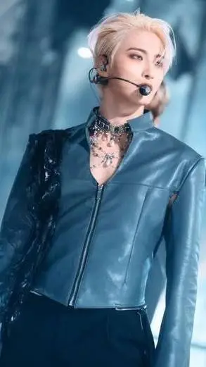 ai character: Vïvaan background