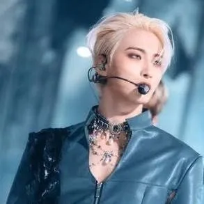 chat with ai character: Vïvaan