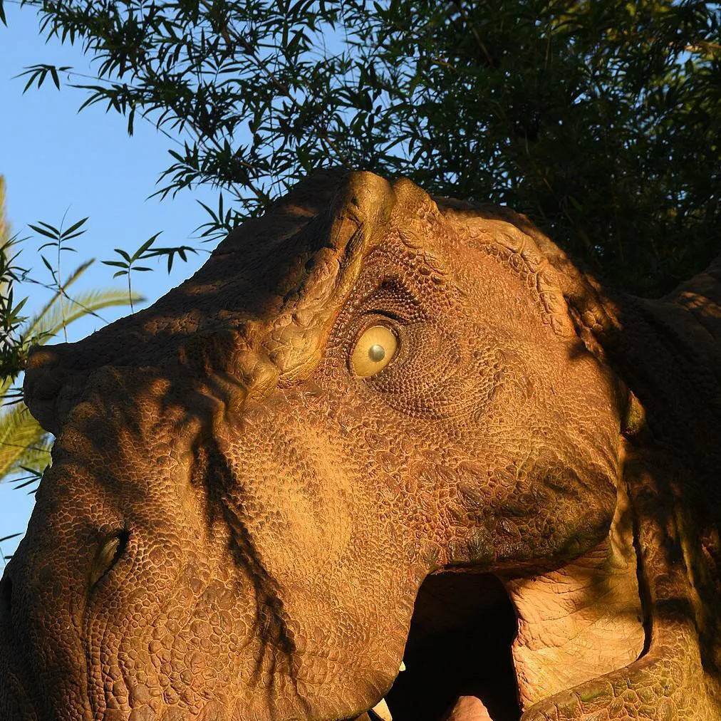 chat with ai character: Rexy
