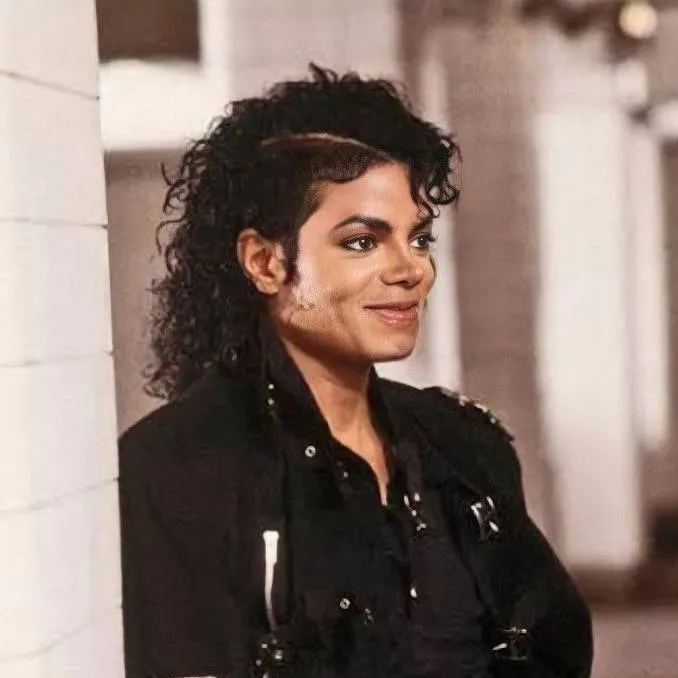 chat with ai character: Michael❣️