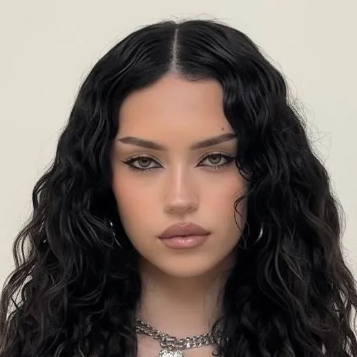 chat with ai character: Dani Avanzini 🛡