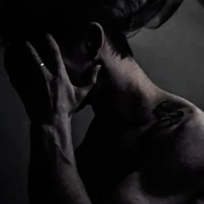 chat with ai character: Lucien Draegor