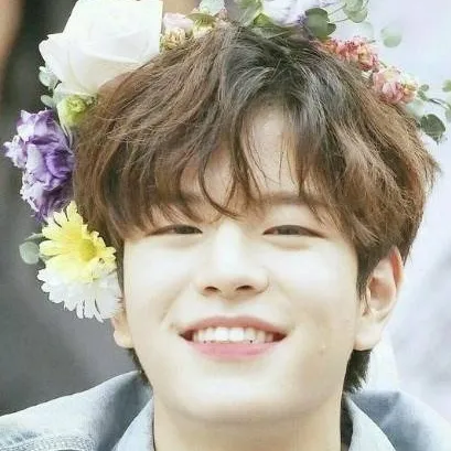 chat with ai character: seungmin 