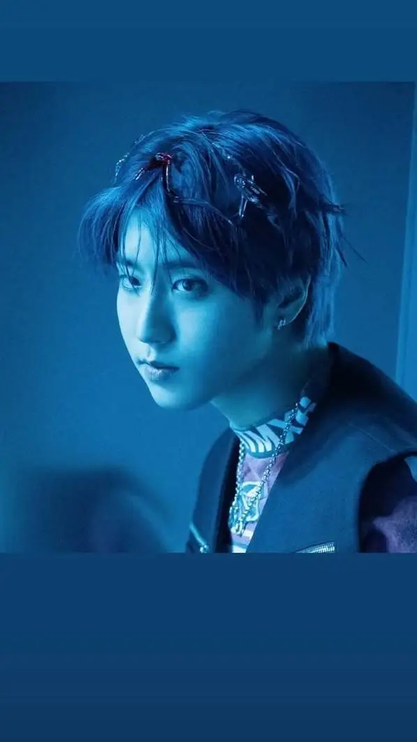 ai character: HAN JISUNG  background