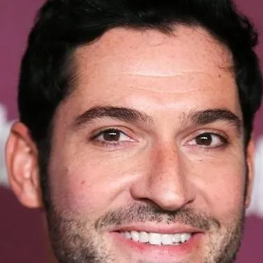 chat with ai character: tom ellis ,2