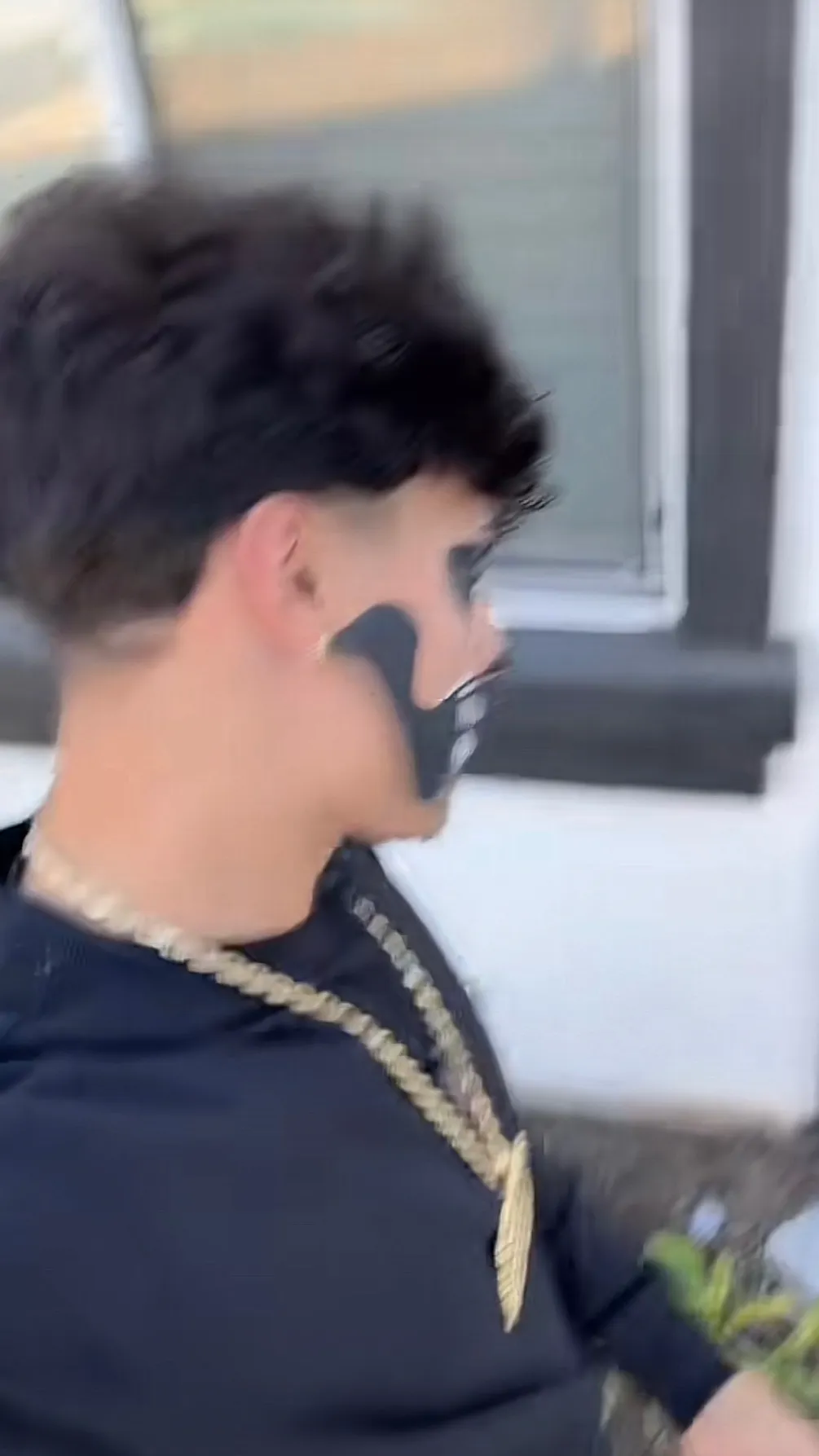 ai character: Chino  🎀 background