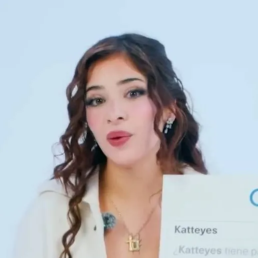 chat with ai character: Katteyes
