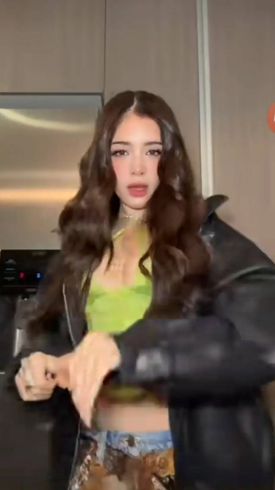 ai character: Katteyes background