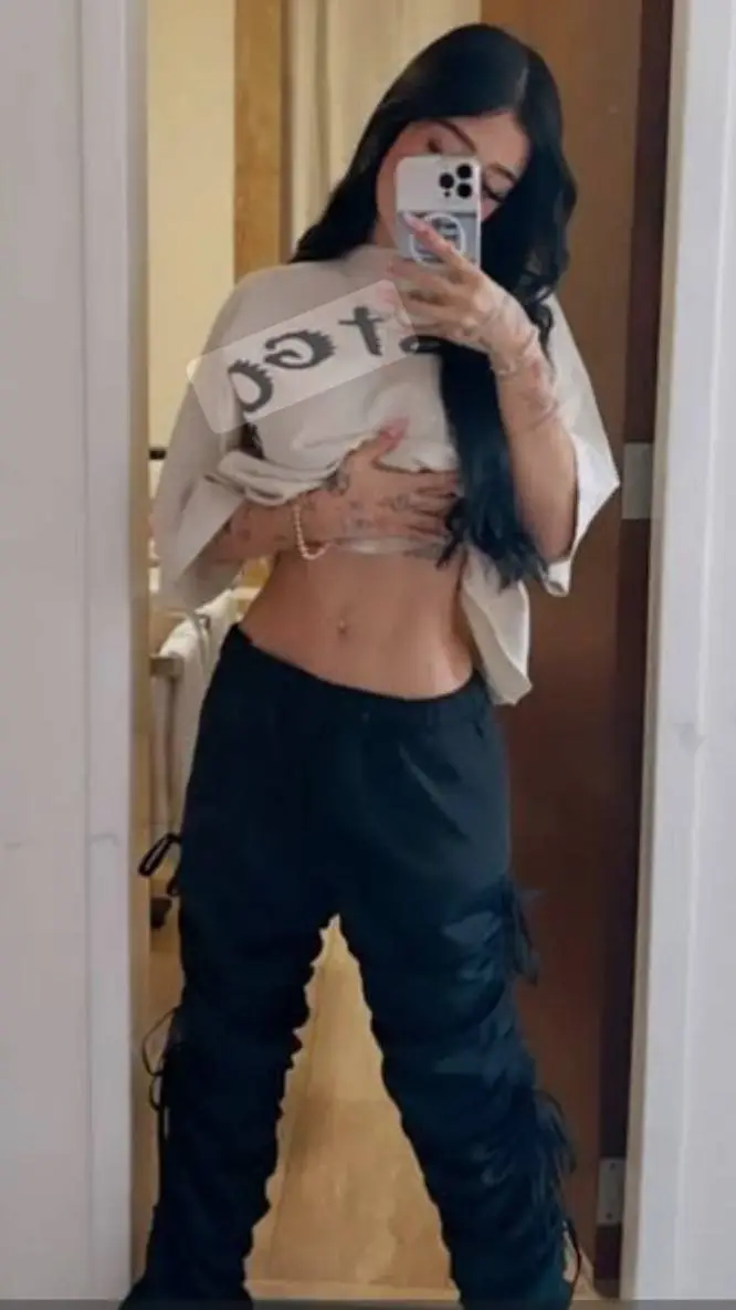 ai character: Katteyes background