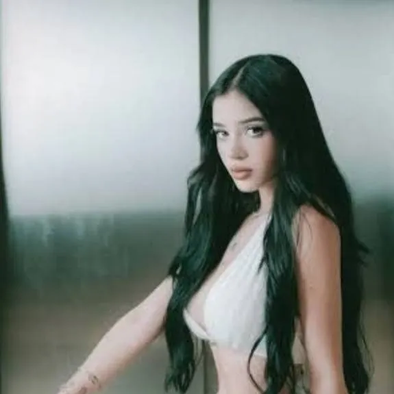 chat with ai character: Katteyes