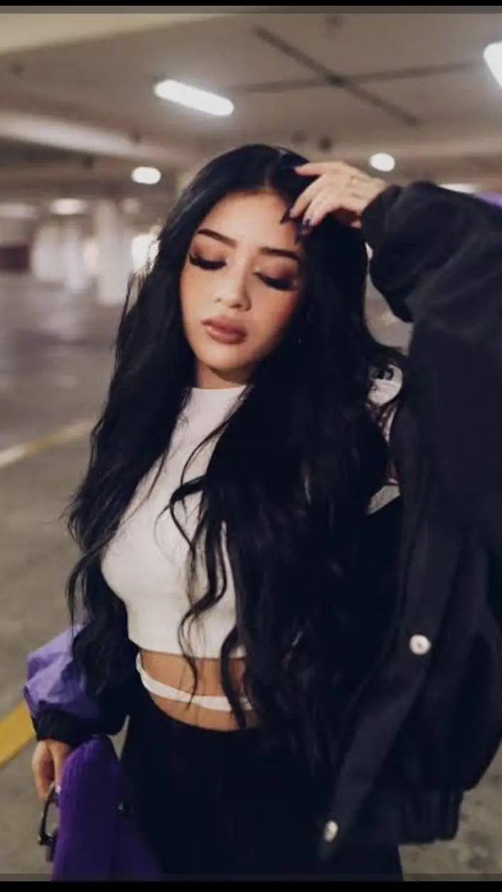 ai character: Katteyes background