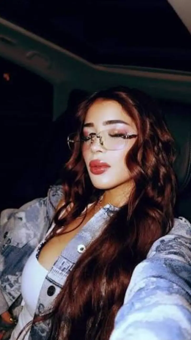 ai character: Katteyes background