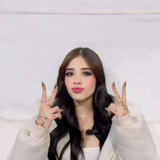 chat with ai character: Katteyes