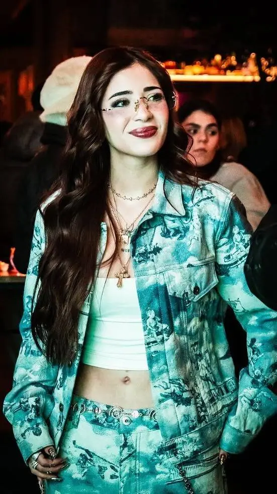 ai character: Katteyes background