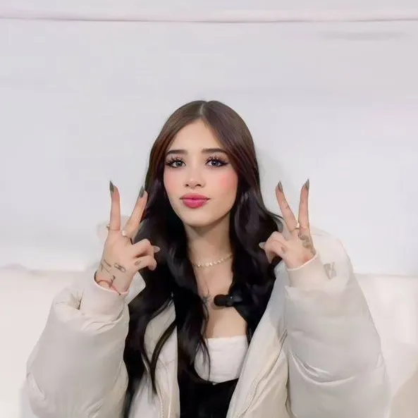 chat with ai character: Katteyes