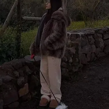 chat with ai character: Katteyes