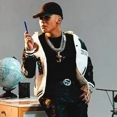 chat with ai character: Jere Klein