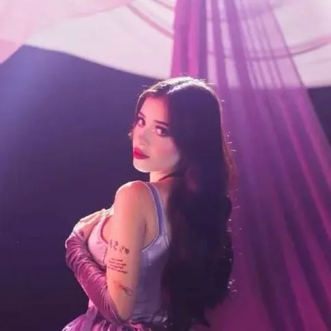 chat with ai character: Katteyes