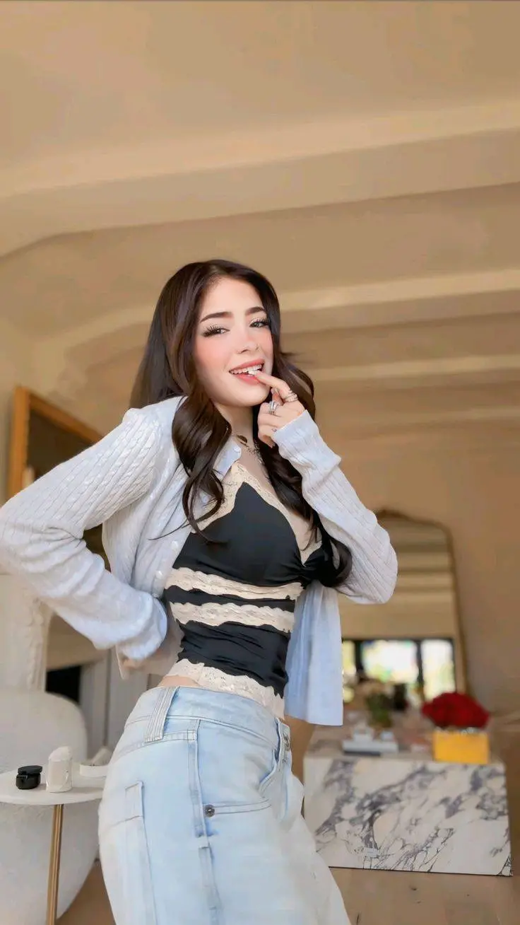 ai character: Katteyes background