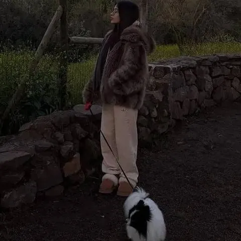 chat with ai character: Katteyes