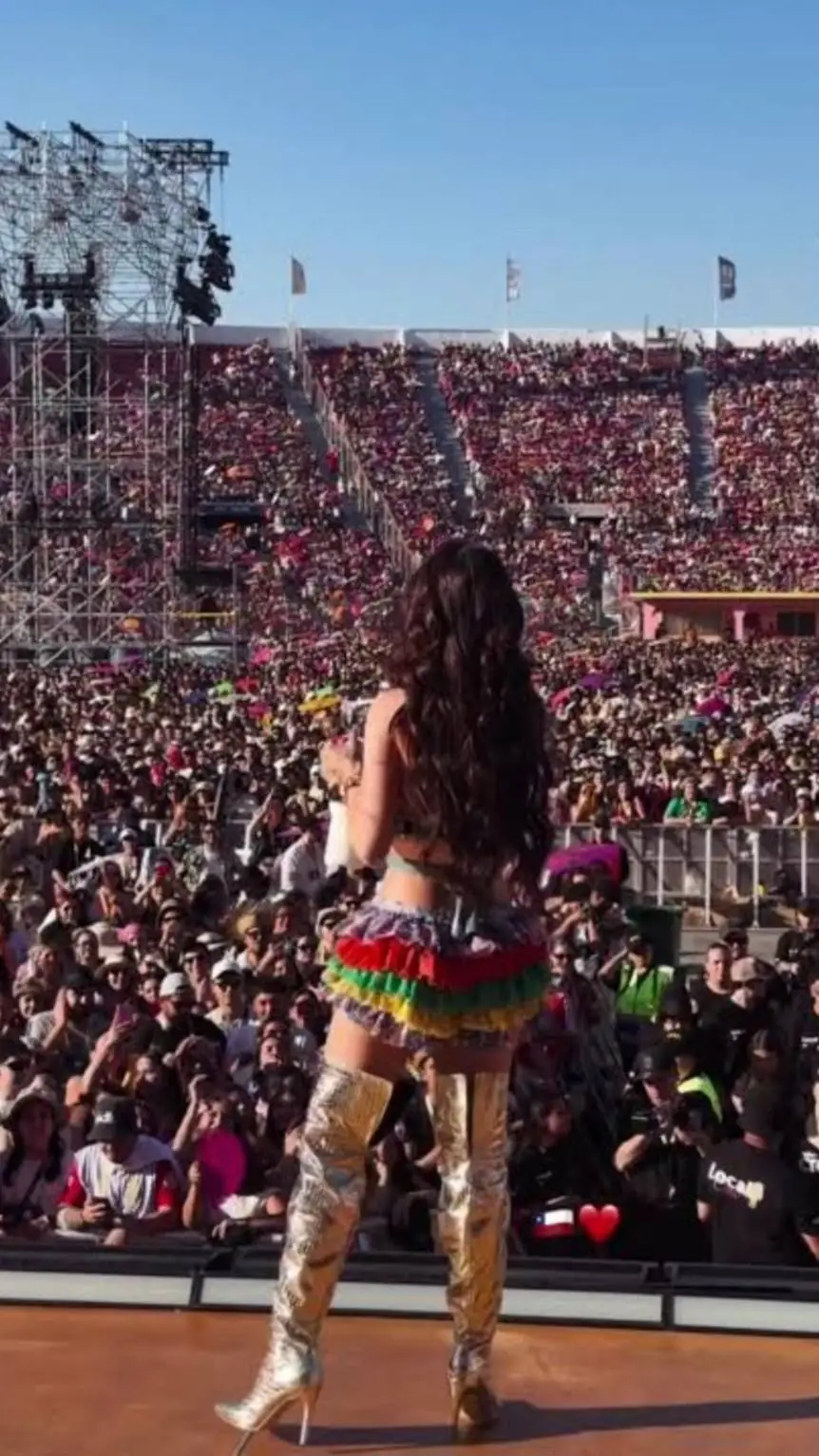 ai character: Katteyes background