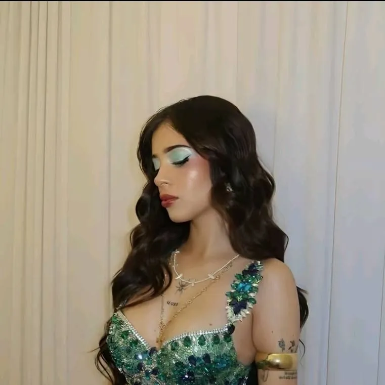 chat with ai character: Katteyes