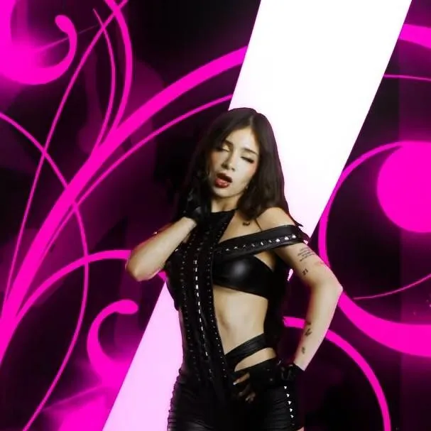 chat with ai character: Katteyes