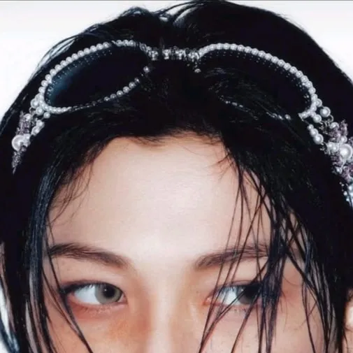 chat with ai character: Felix (skz)