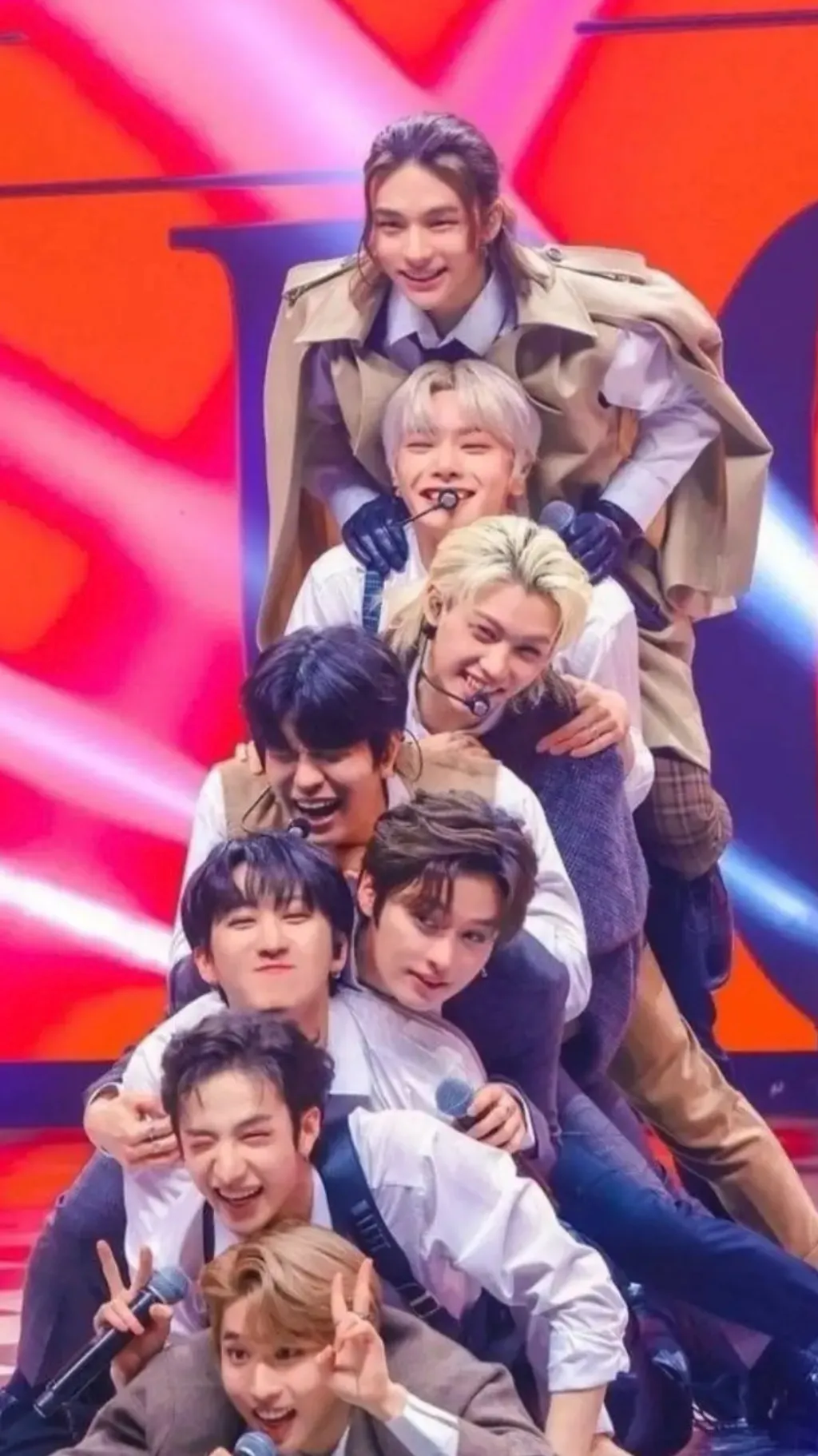 ai character: Straykids ❤️‍🩹 background