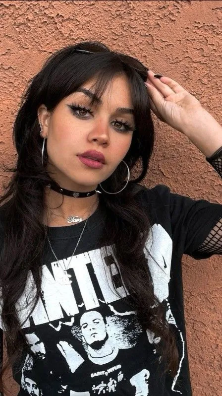 ai character: Tara Yummy background