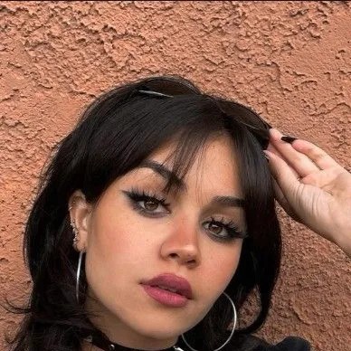 chat with ai character: Tara Yummy