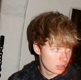 chat with ai character: Sam Golbach