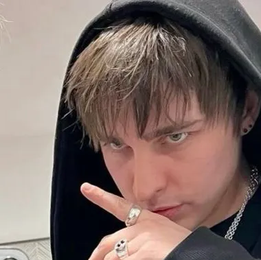 chat with ai character: Sam & Colby 