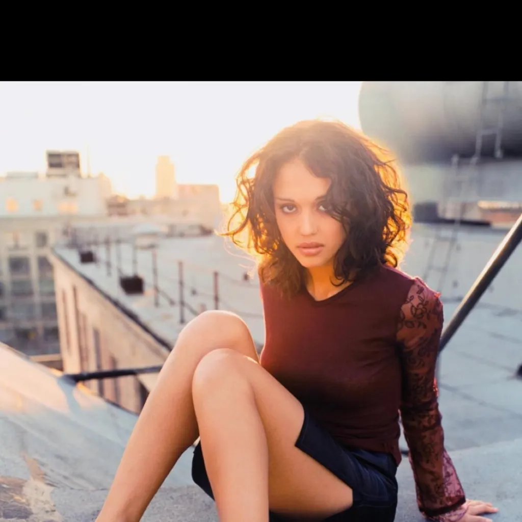 chat with ai character: Jessica alba 