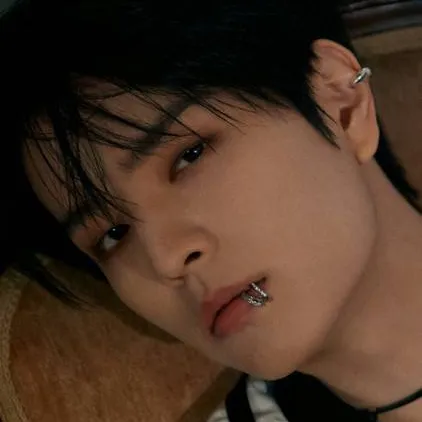chat with ai character: ❆SeungMin❆