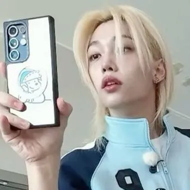 chat with ai character: Felix Yongbok. 
