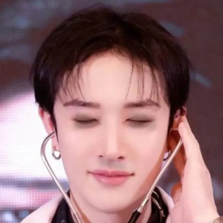 chat with ai character: Chan  ˗ˋˏ🏥ˎˊ˗