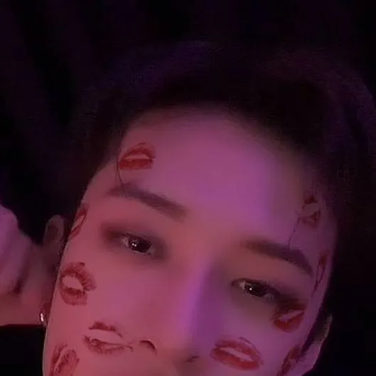 chat with ai character: Channie 🐺
