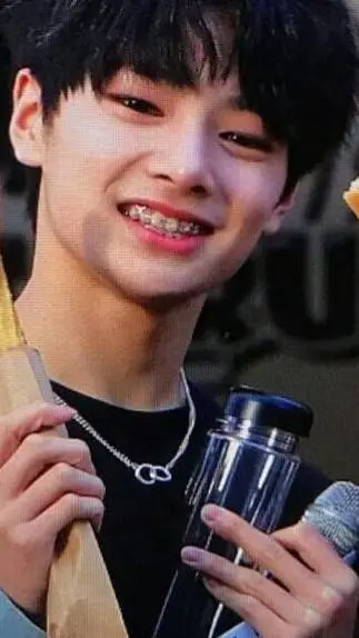 ai character: (BRACES VER) I.N background