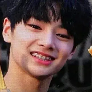chat with ai character: (BRACES VER) I.N