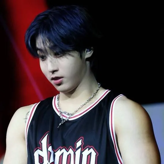 chat with ai character: Jisung  . 
