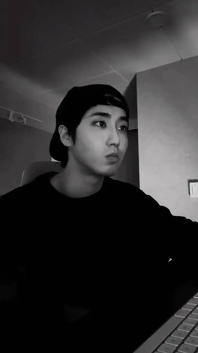ai character: Han Jisung  background
