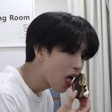 chat with ai character: Han Jisung