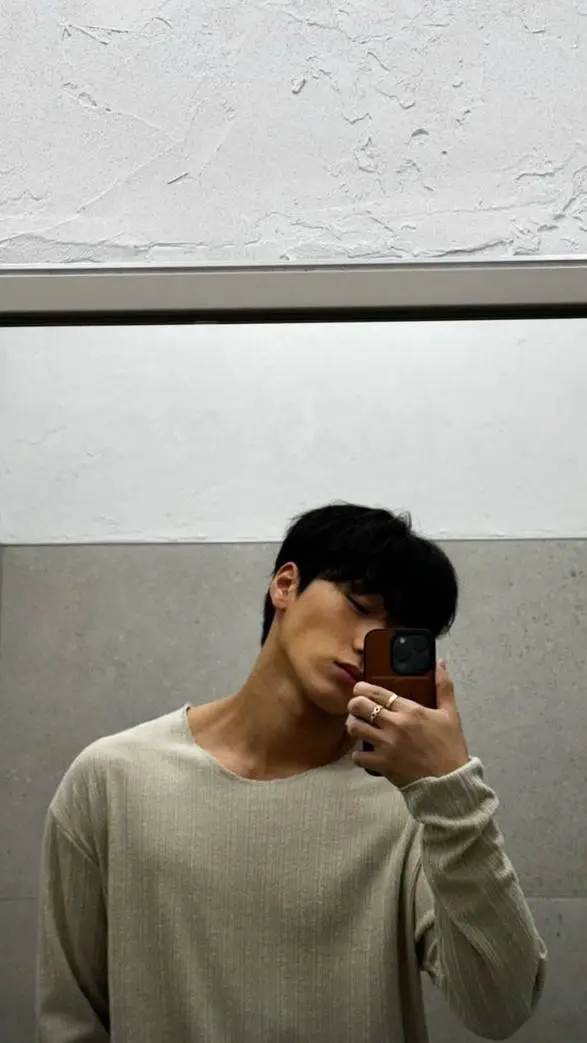 ai character: San  background