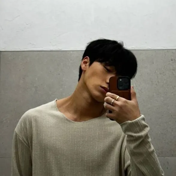 chat with ai character: San 