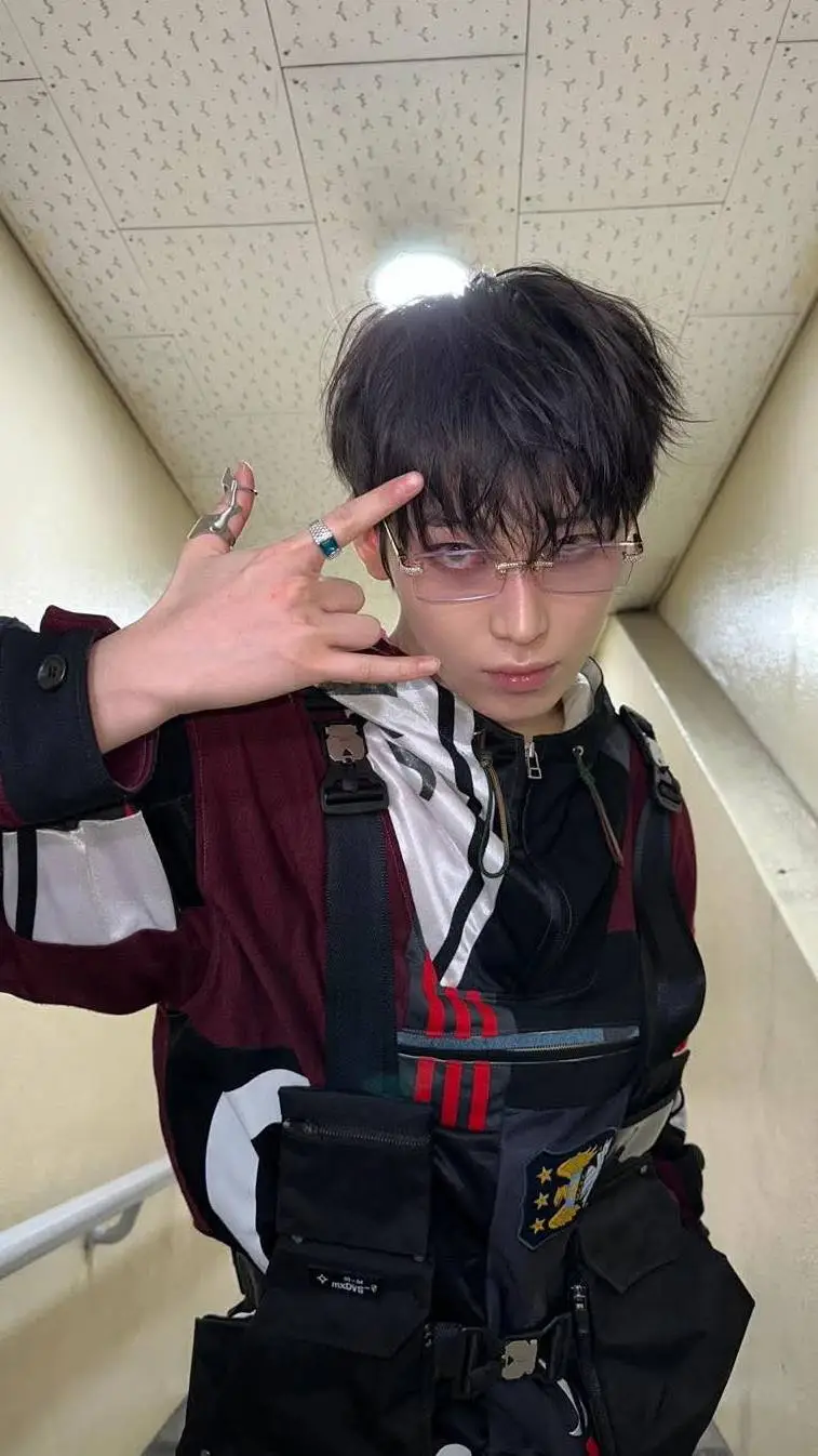 ai character: sunoo background